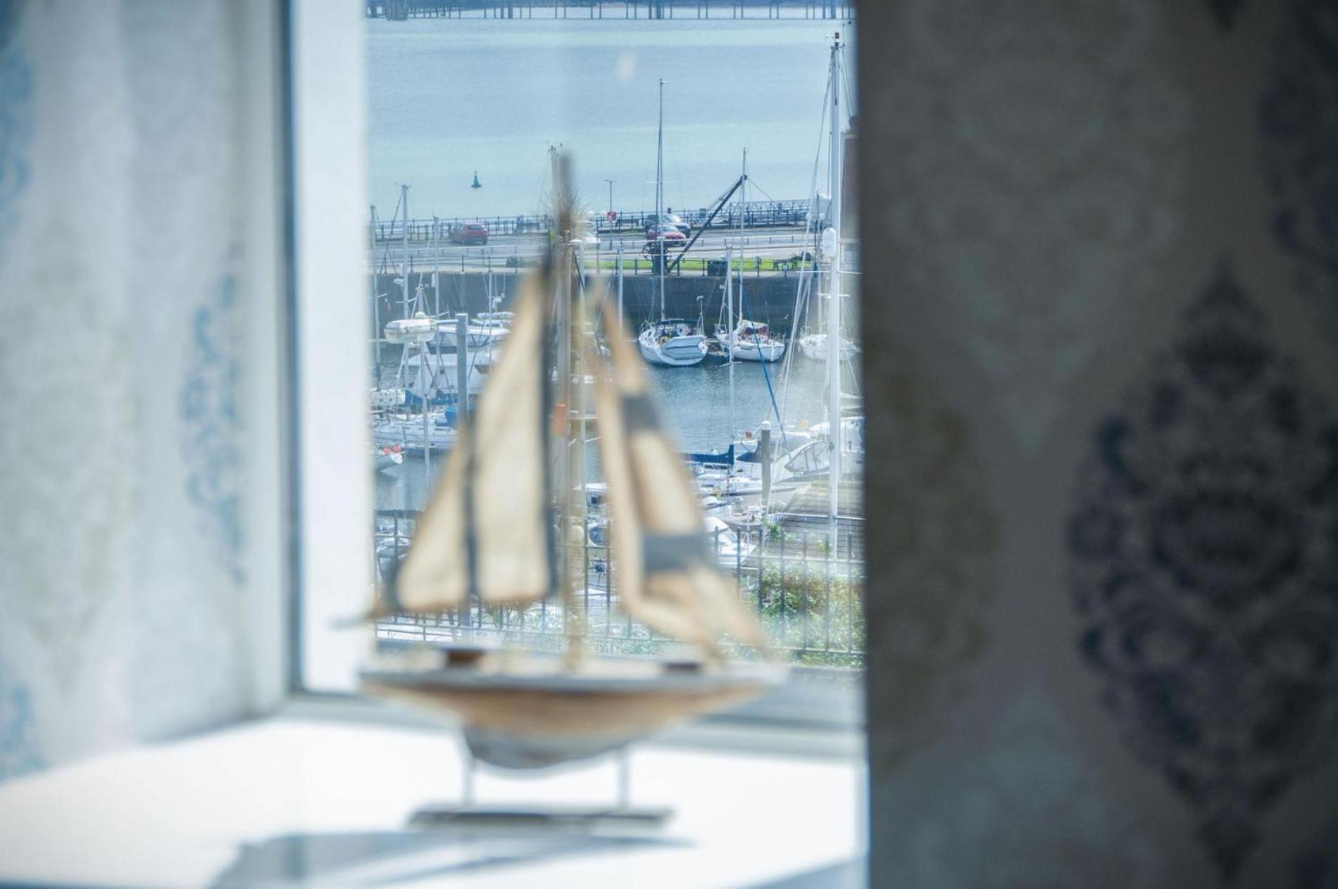 Harbour View - 2 Bedroom Apartment - Milford Haven Esterno foto