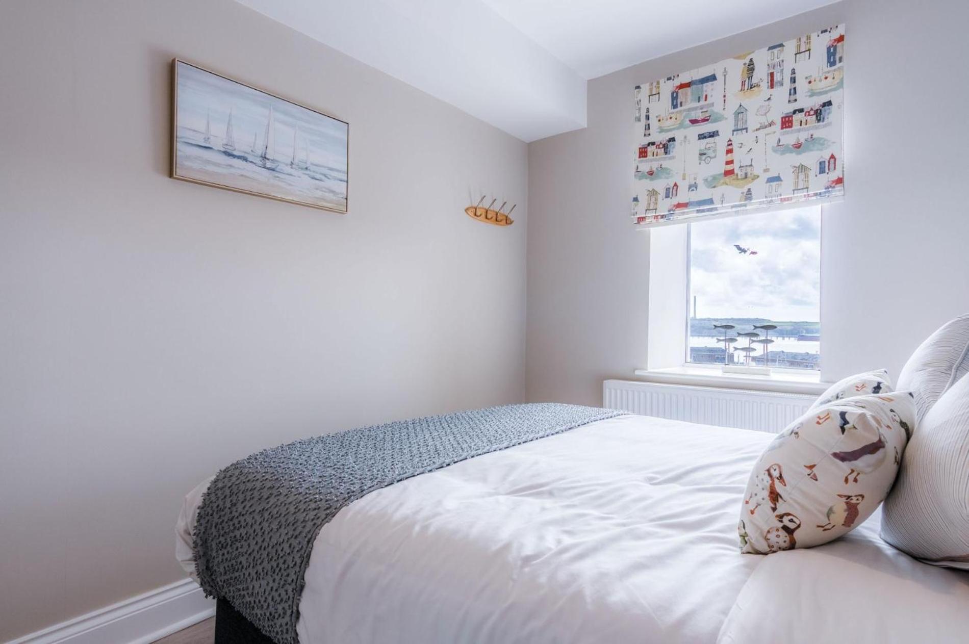 Harbour View - 2 Bedroom Apartment - Milford Haven Esterno foto