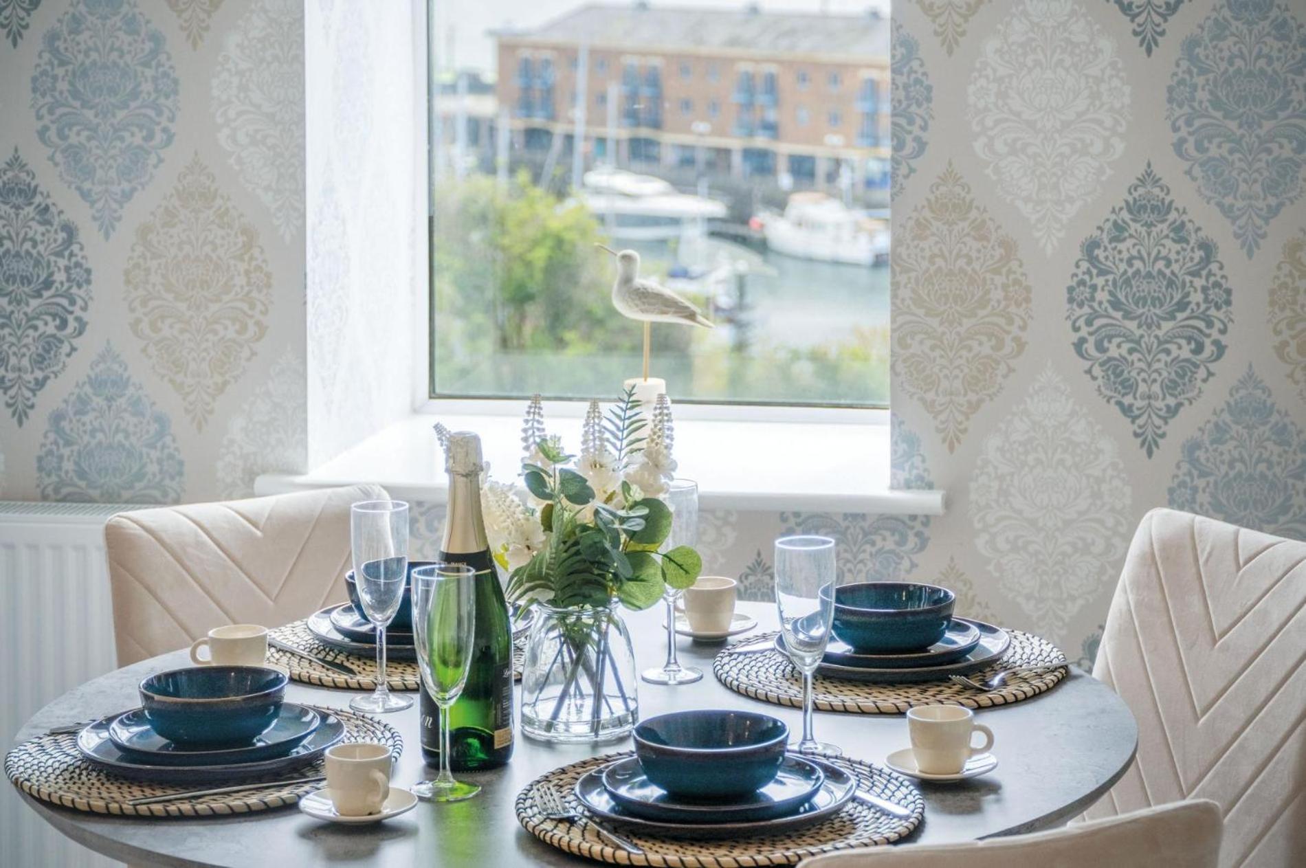 Harbour View - 2 Bedroom Apartment - Milford Haven Esterno foto
