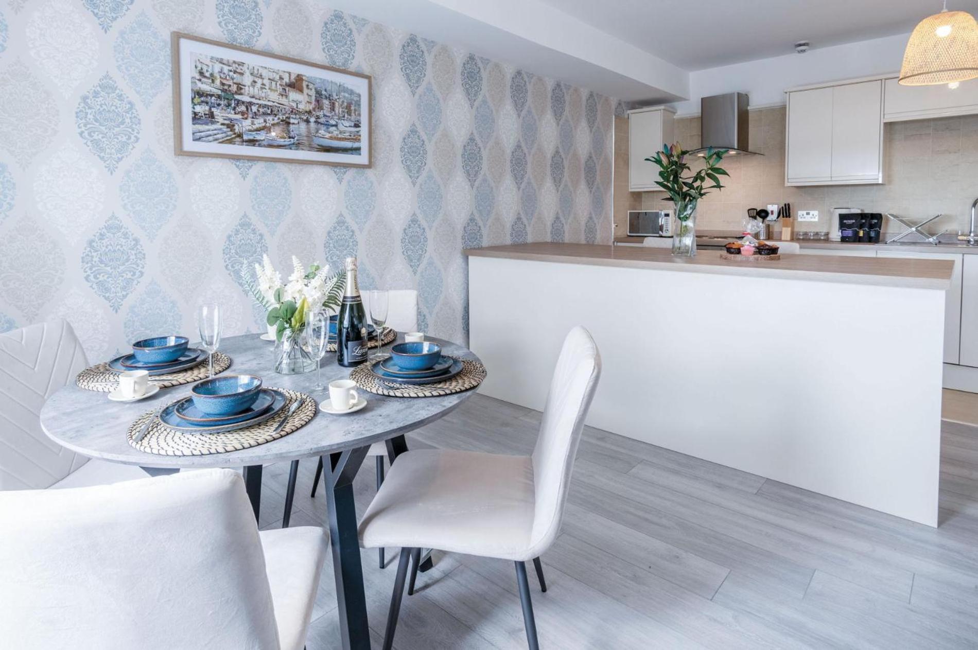 Harbour View - 2 Bedroom Apartment - Milford Haven Esterno foto