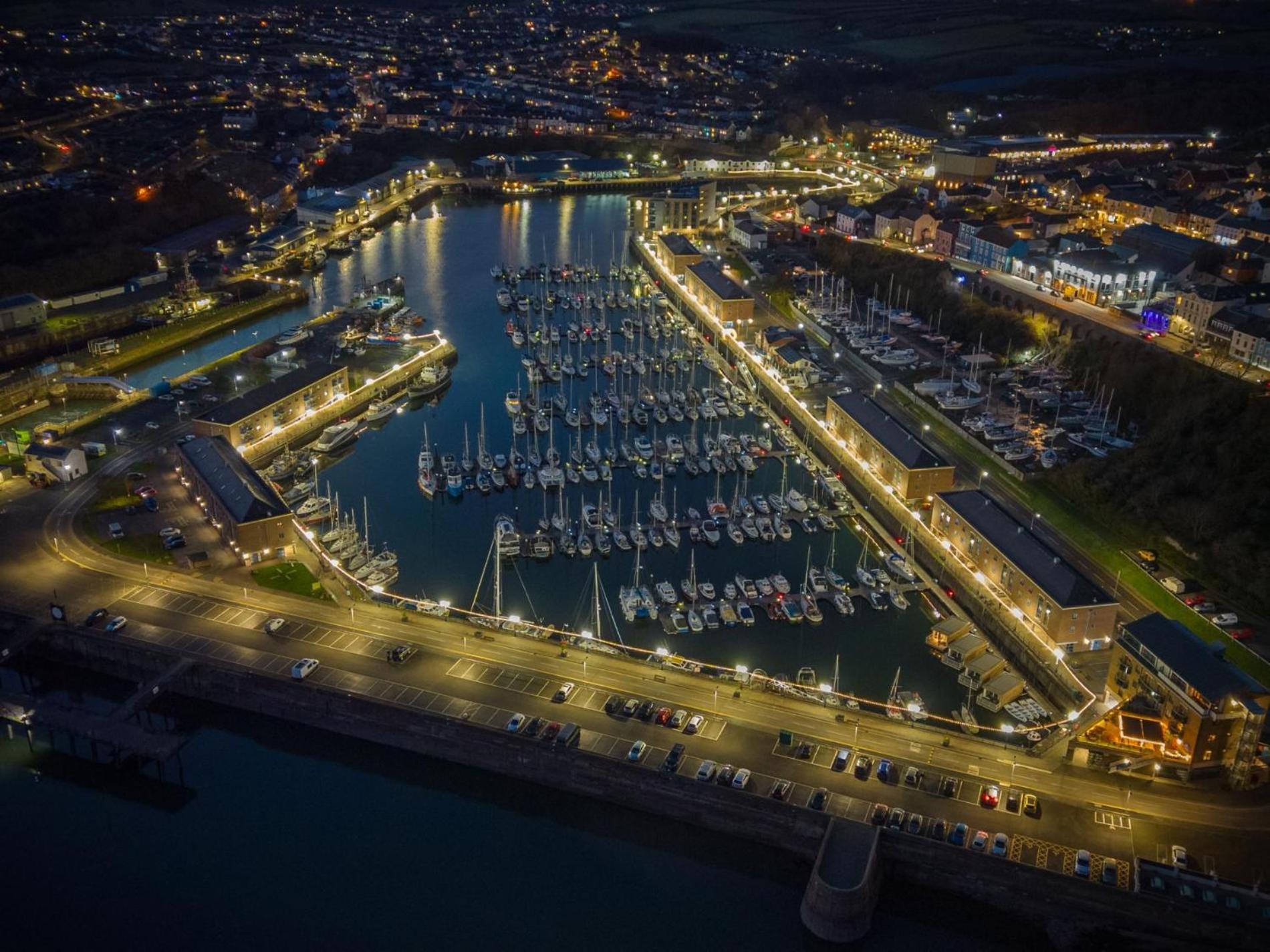 Harbour View - 2 Bedroom Apartment - Milford Haven Esterno foto
